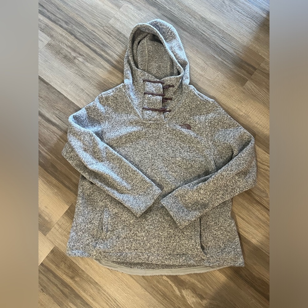The North Face Women’s XL Fleece Pullover